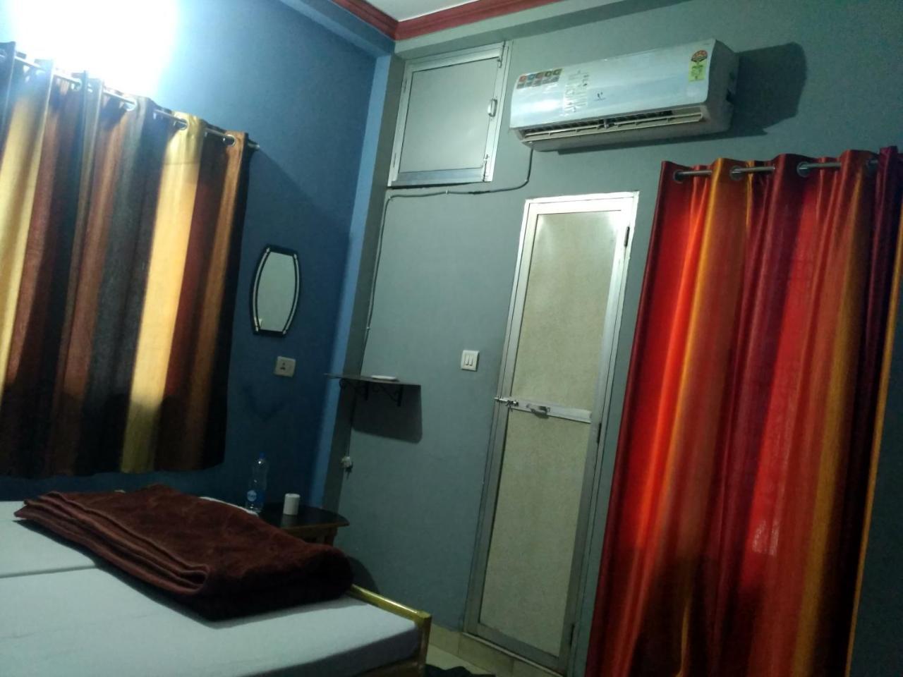Bliss Guest House Assi Ghat Benares Buitenkant foto